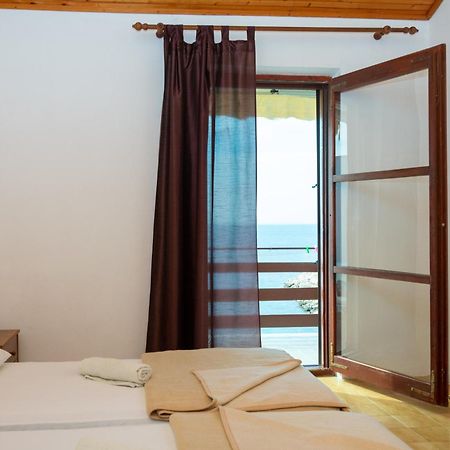 Apartments By The Sea Mandre, Pag - 4101 Kolan Kamer foto