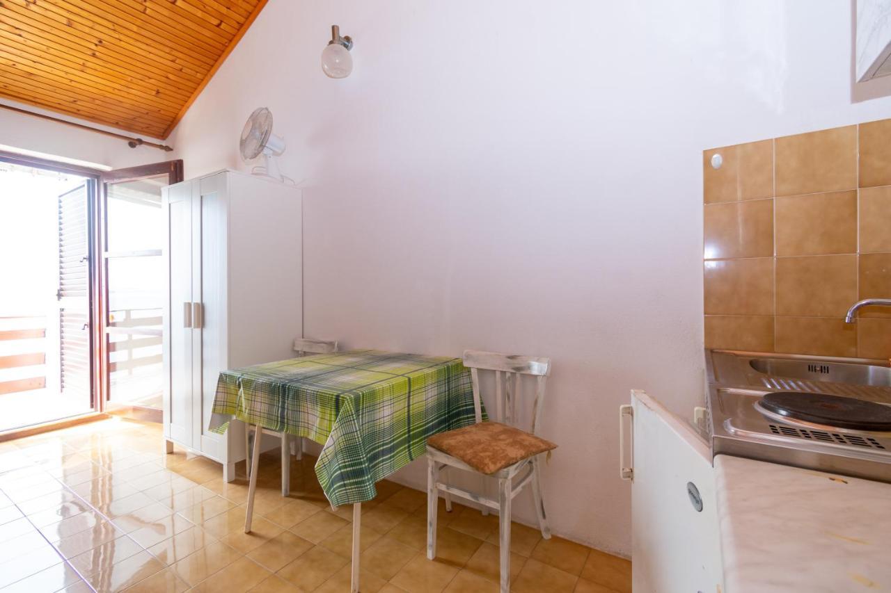 Apartments By The Sea Mandre, Pag - 4101 Kolan Buitenkant foto